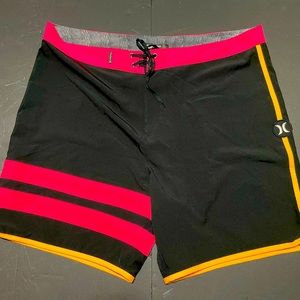 Hurley size 38 - Surf Trunks